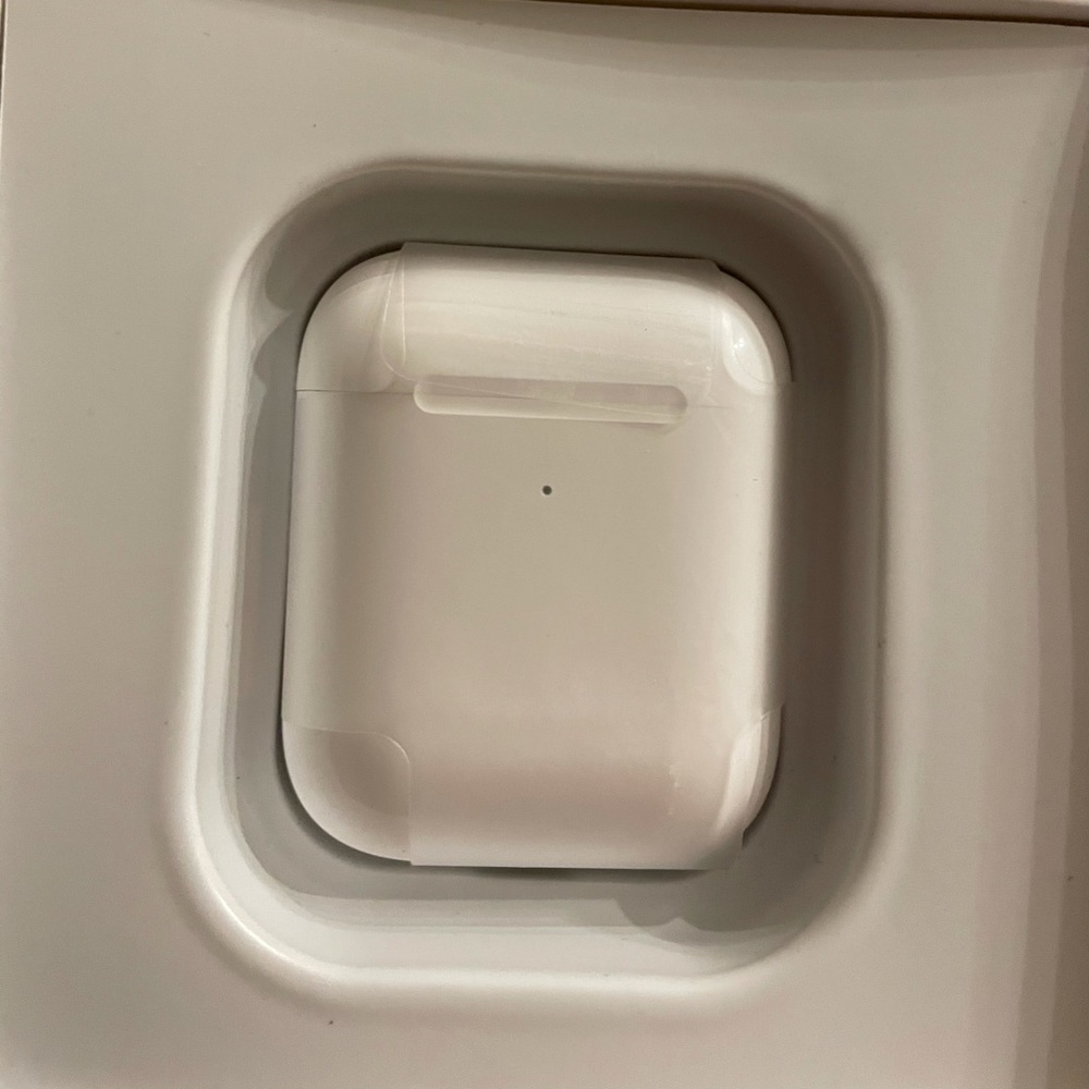 AirPods (2nd generation)